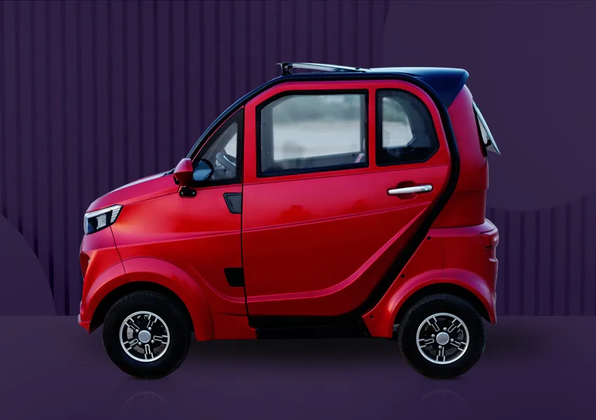 Yakuza Mini Electric Car in Indian City Traffic