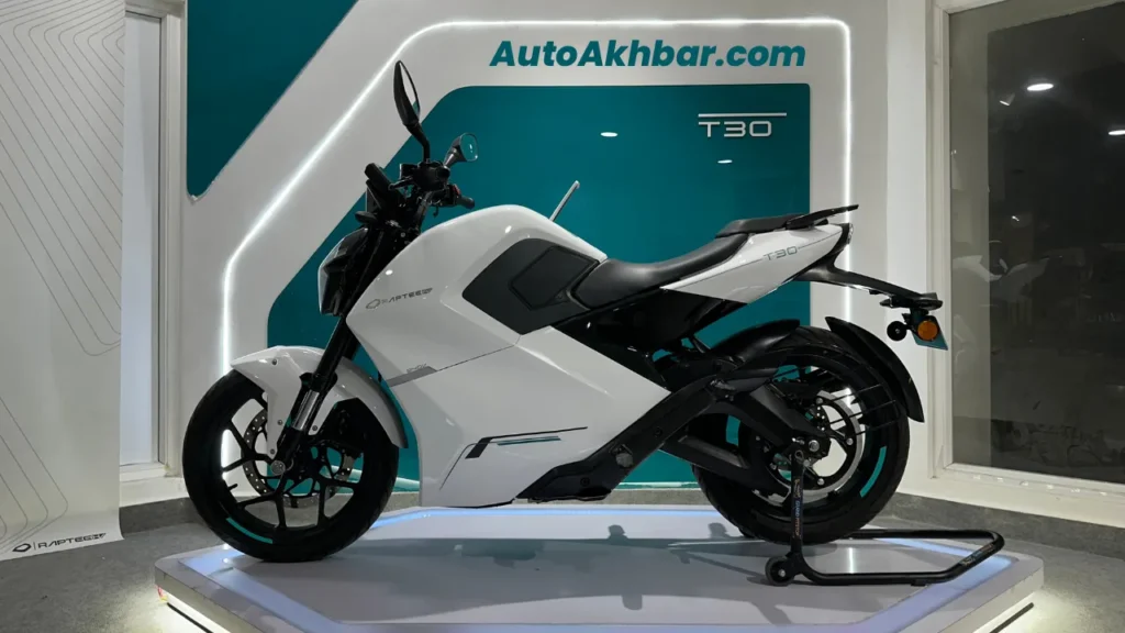 Raptee T30 electric motorcycle connected to a CCS2 DC fast charging station in India