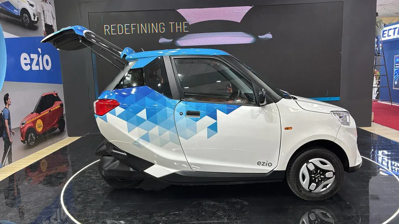 Gensol Ezio EV Three Wheeler at Bharat Mobility Expo 2025