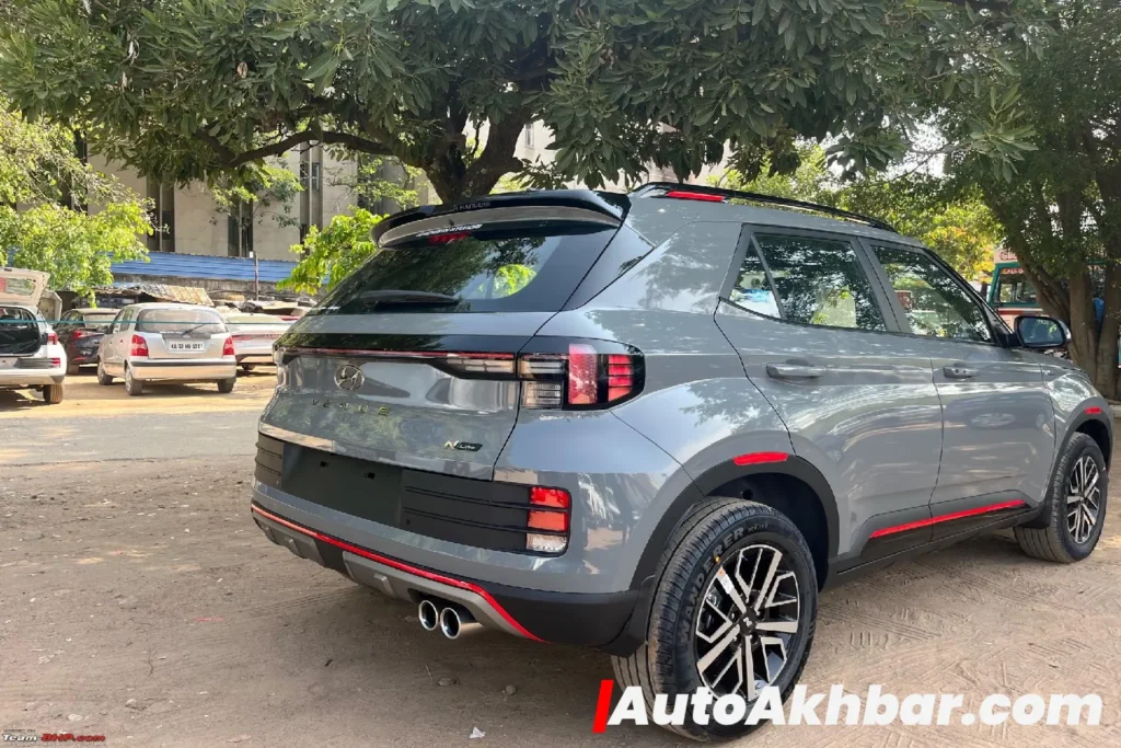 Hyundai Venue N Line dual exhaust vs Old Venue simple rear styling