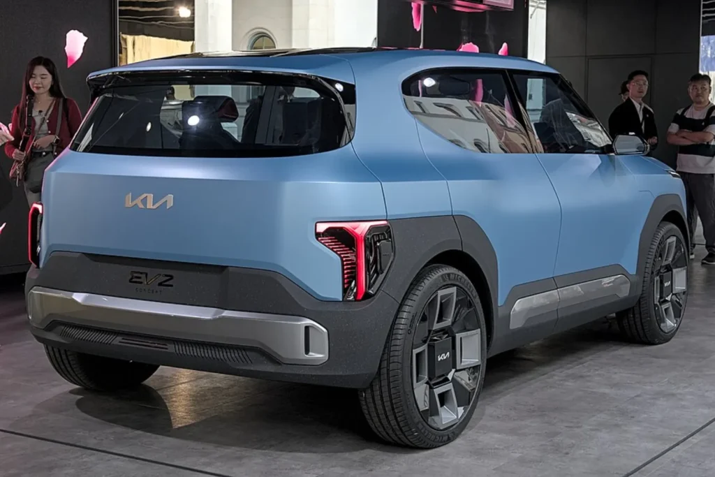 Kia EV2 electric SUV showcased at auto expo with bold design, LED lights, compact size and spacious interior – AutoAkhbar.com