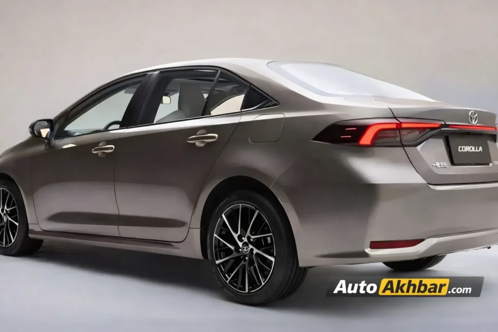 Novo Corolla 2026 rear view showing Prius-inspired design, hybrid badge and modern LED tail lights for the Brazilian market