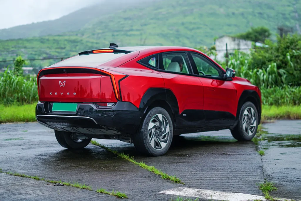 Mahindra EV cars XEV 9e and BE 6 offering discounts up to ₹1.55 lakh in India