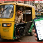 BAT-BMS ऐप से बीच सड़क पर बंद हुई E-Rickshaw, ड्राइवर बैटरी चेक करते हुए