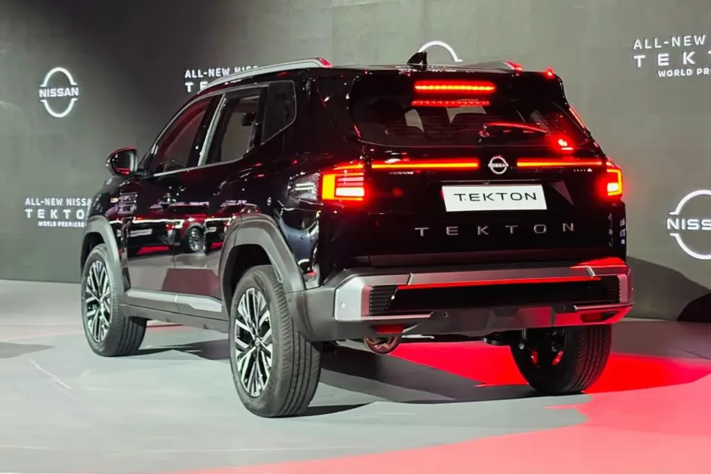 Nissan Tekton rear view showing connected LED tail lamps and roof spoiler