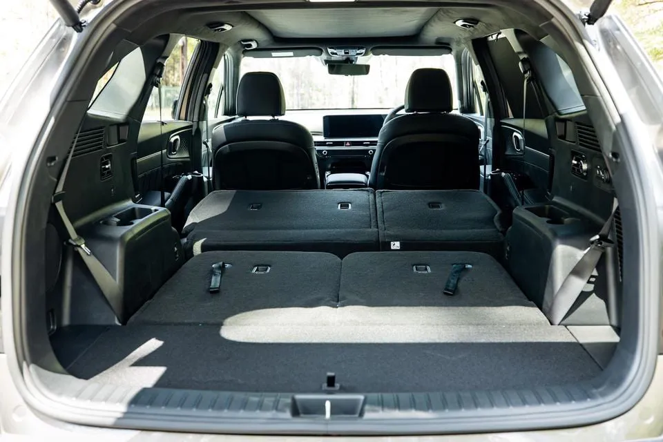 Kia Sorento boot scape 04
