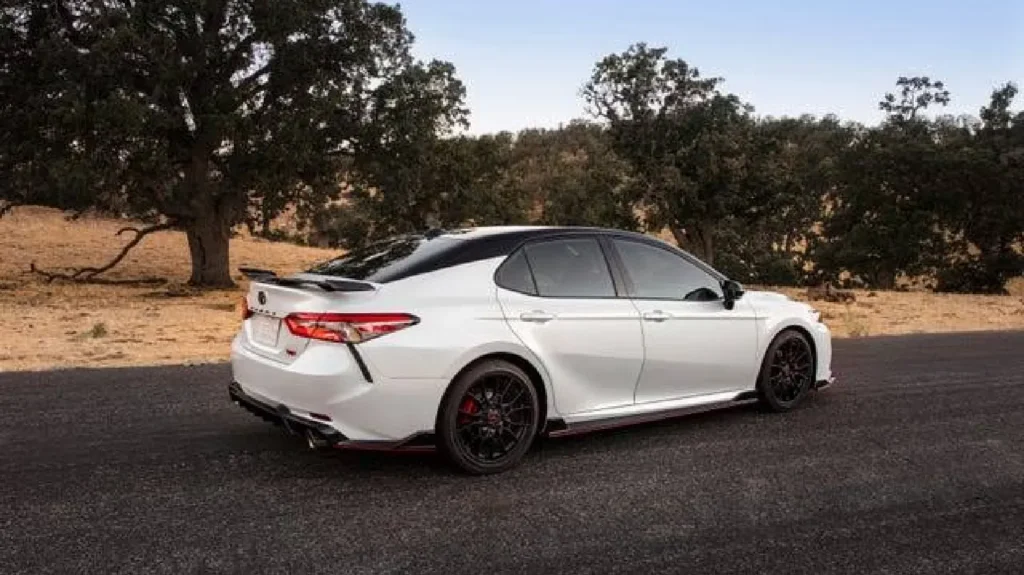 Toyota Recalls : Toyota Camry Hybrid sedan