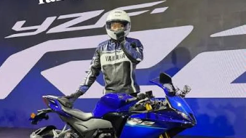 Yamaha R2 riding shot cornering on Indian highway