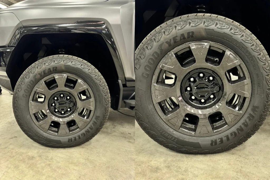 All four roof panels tuck into the 11.3-cubic-foot frunk.