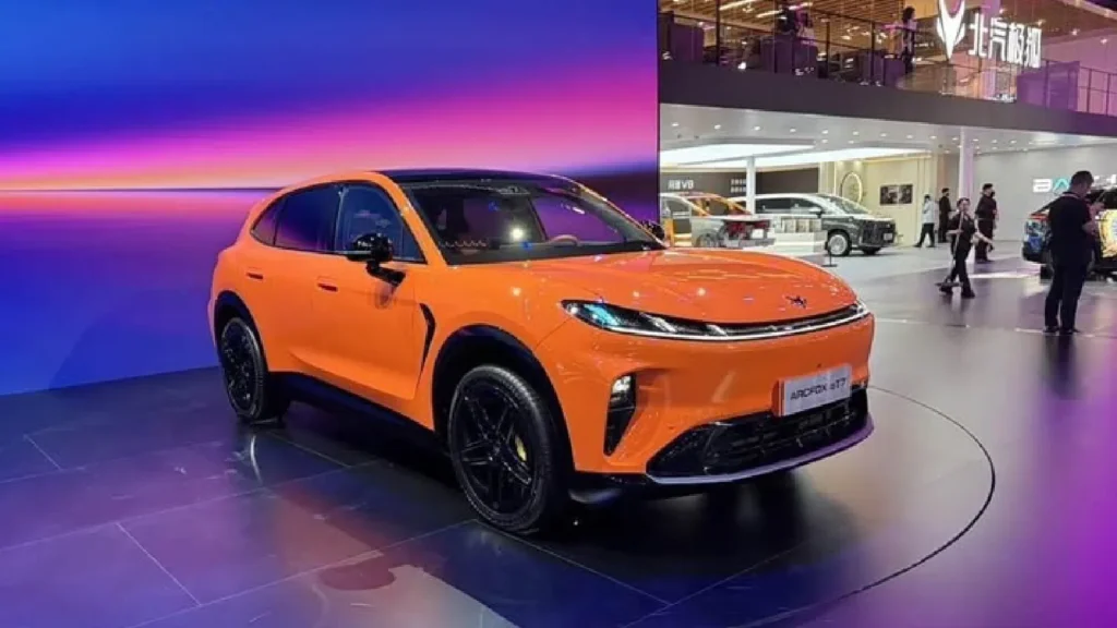 Arcfox Alpha T7 electric SUV showing its new BEV, EREV and Huawei ADS 5 Pro features